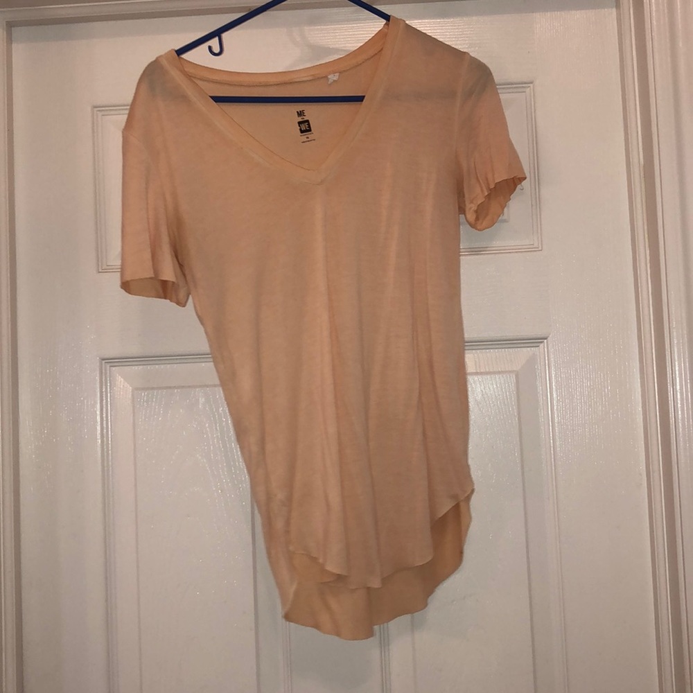 Cute v neck!!